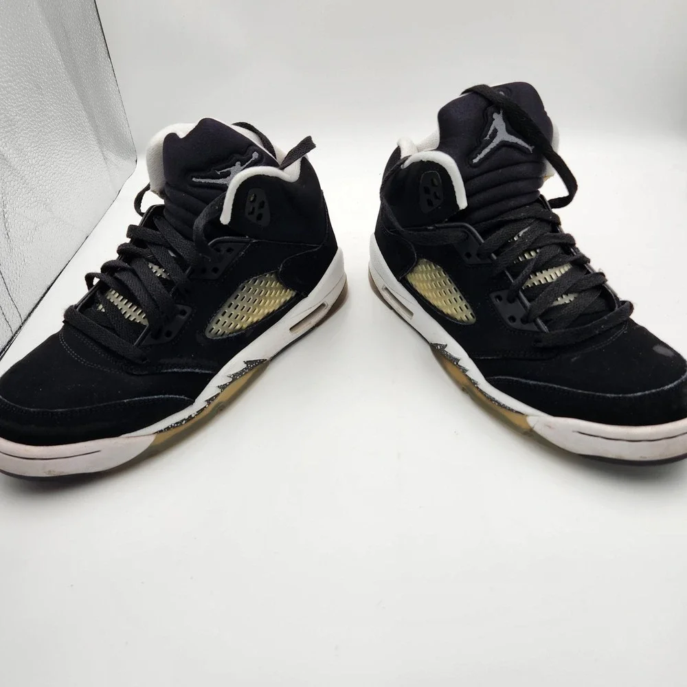 Nike Air Jordan 5 Retro Moonlight Oreo Size 7Y Black 440888-035 Athleisure‎